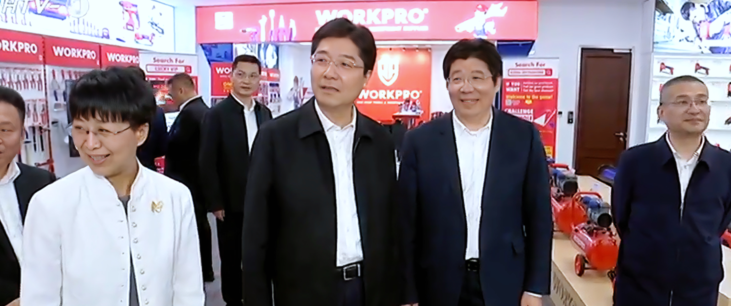 杭州市委副書(shū)記、市長(cháng)姚高員一行蒞臨巨星科技調研