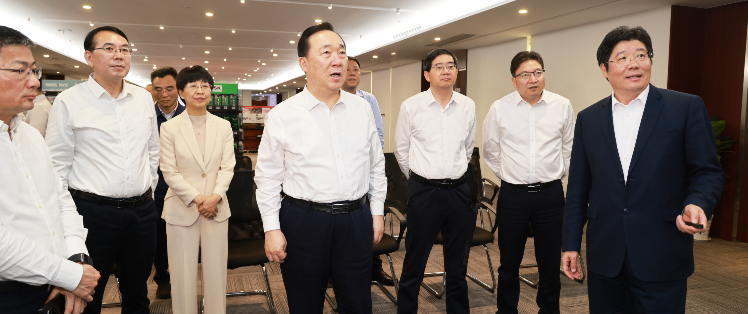 省委書(shū)記王浩一行蒞臨巨星科技調研
